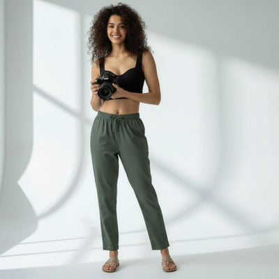 The Solid Green Cotton Poplin Tapered Straight Fit Pant