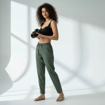 The Solid Green Cotton Poplin Tapered Straight Fit Pant