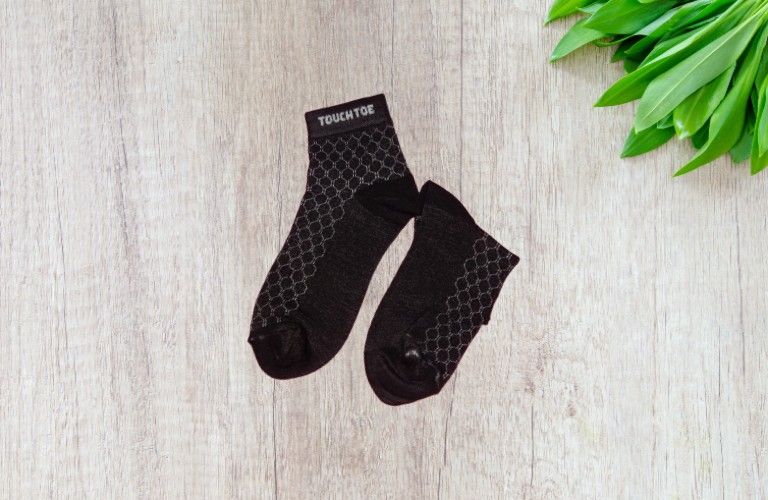 Solids Ankle Socks - White Black Line